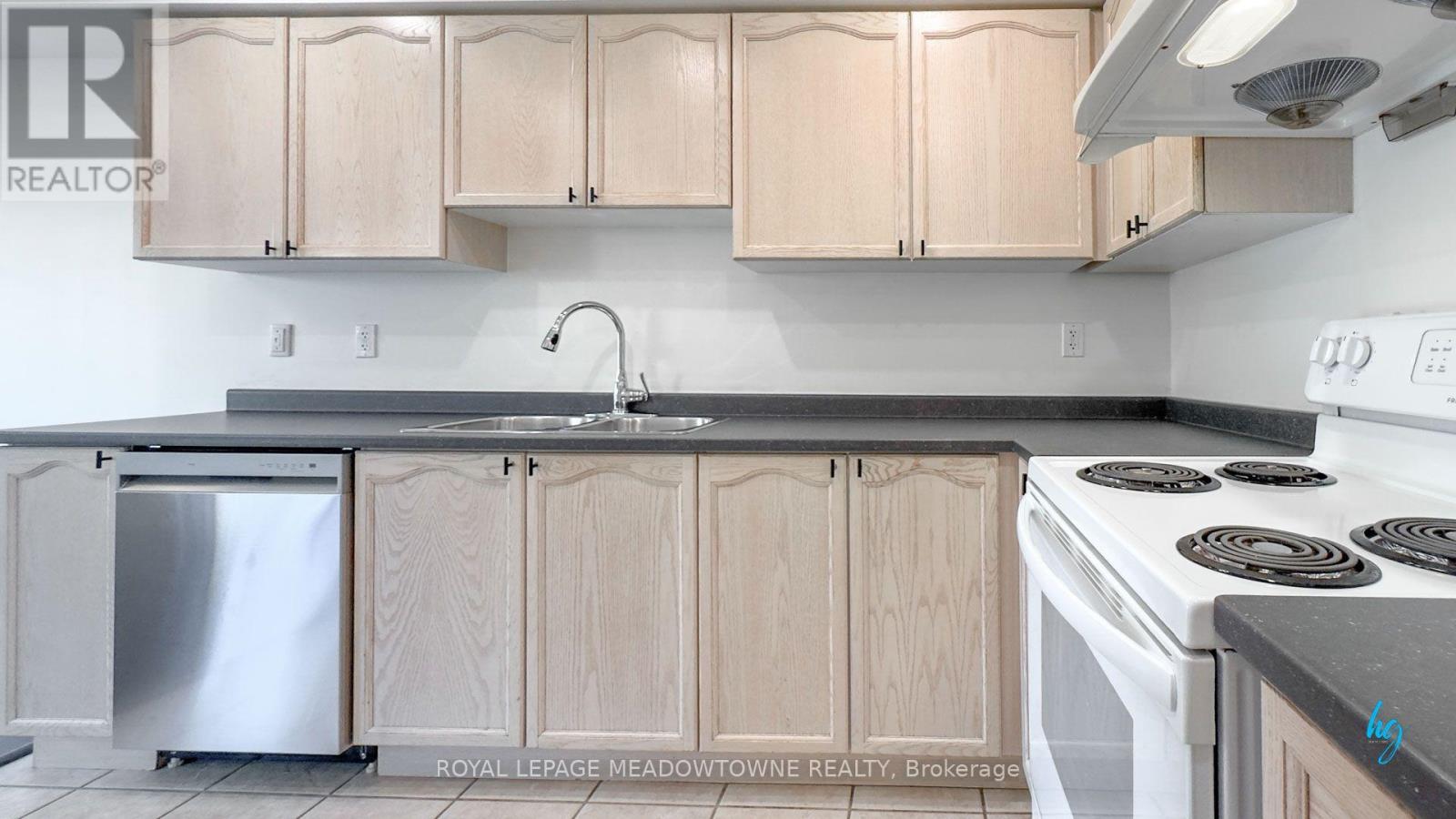 3561 Southwick Street, Mississauga, Ontario  L5M 7C4 - Photo 8 - W13811546