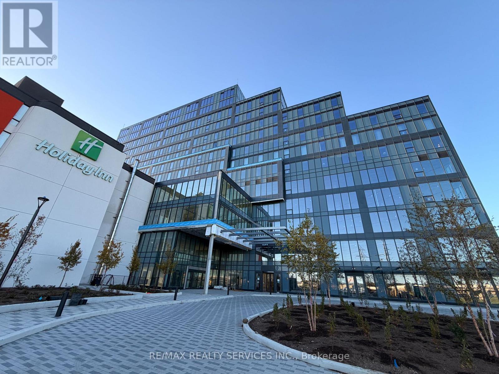 321 - 996 MARTIN GROVE ROAD, Toronto, Ontario