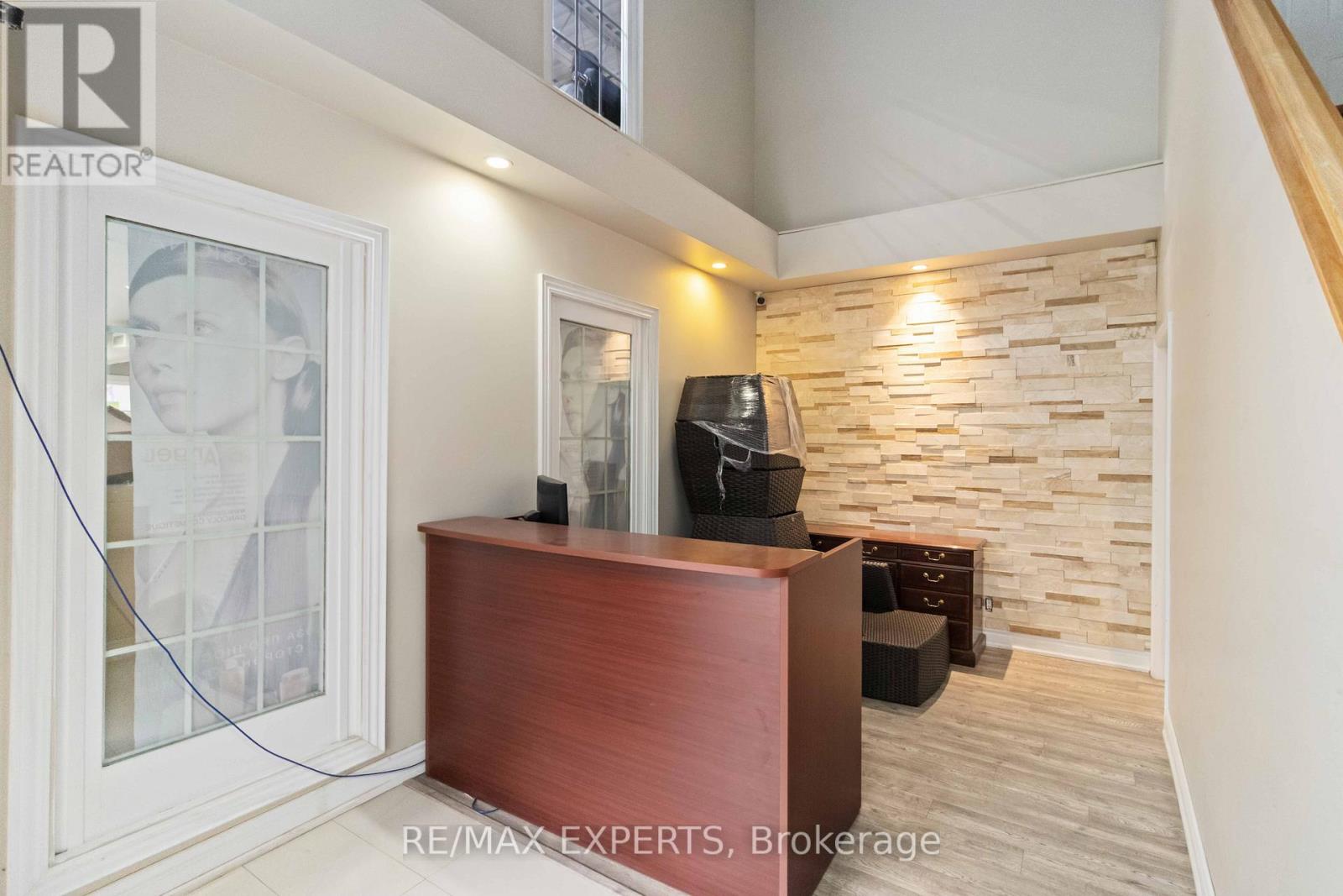 A - 234 Wilkinson Road, Brampton, Ontario  L6T 4N7 - Photo 4 - W13811572