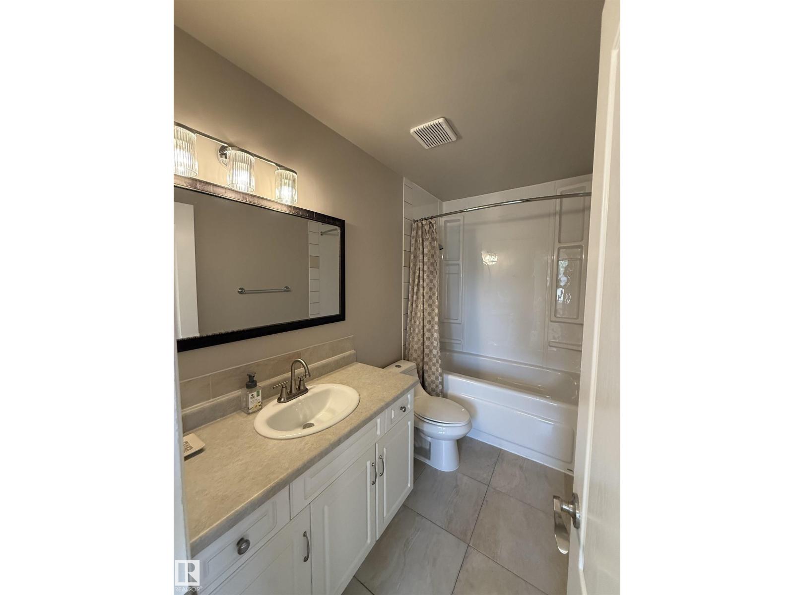 3723 46 St Nw Nw, Edmonton, Alberta  T6L 3T7 - Photo 18 - E4509744