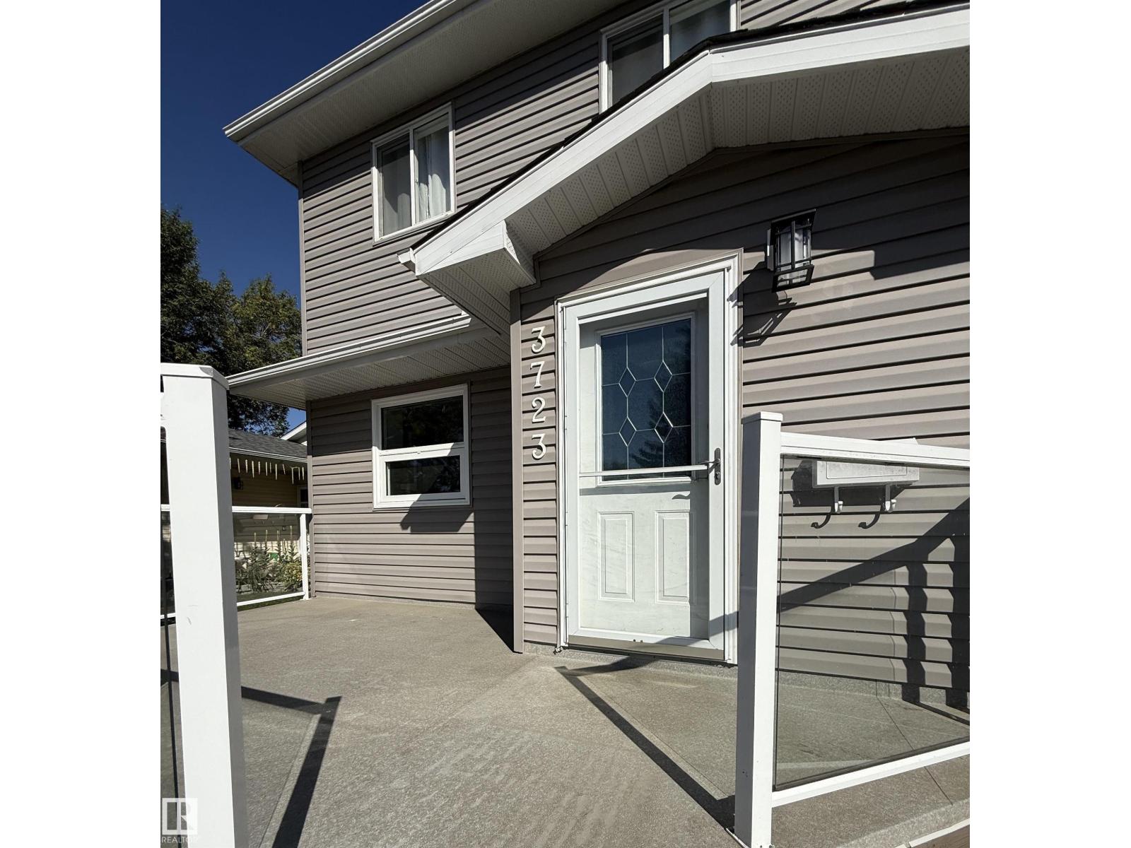 3723 46 St Nw Nw, Edmonton, Alberta  T6L 3T7 - Photo 2 - E4509744