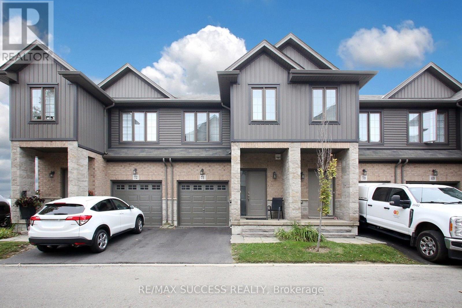 71 - 377 Glancaster Road, Hamilton, Ontario  L9G 0G4 - Photo 1 - X13811556