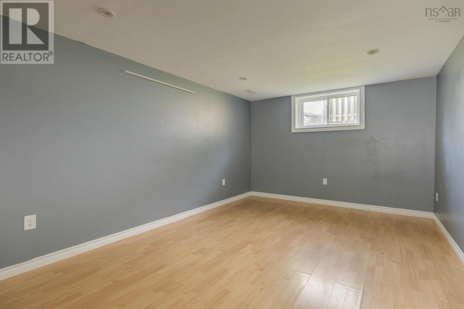 15 Dipper Crescent photo 23