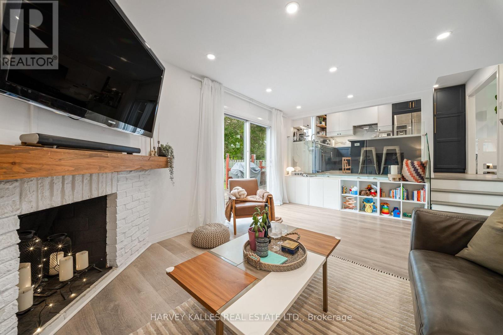 213 Simonston Boulevard, Markham, Ontario  L3T 4M3 - Photo 7 - N13810048