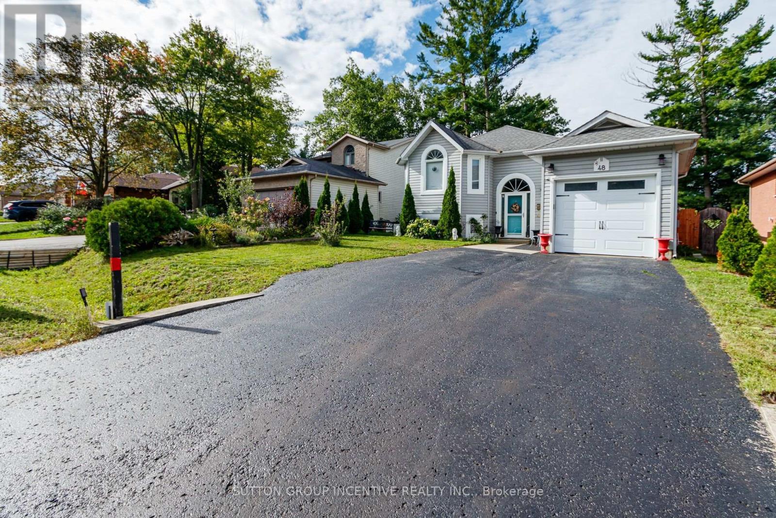 48 WESLEY AVENUE, Wasaga Beach, Ontario