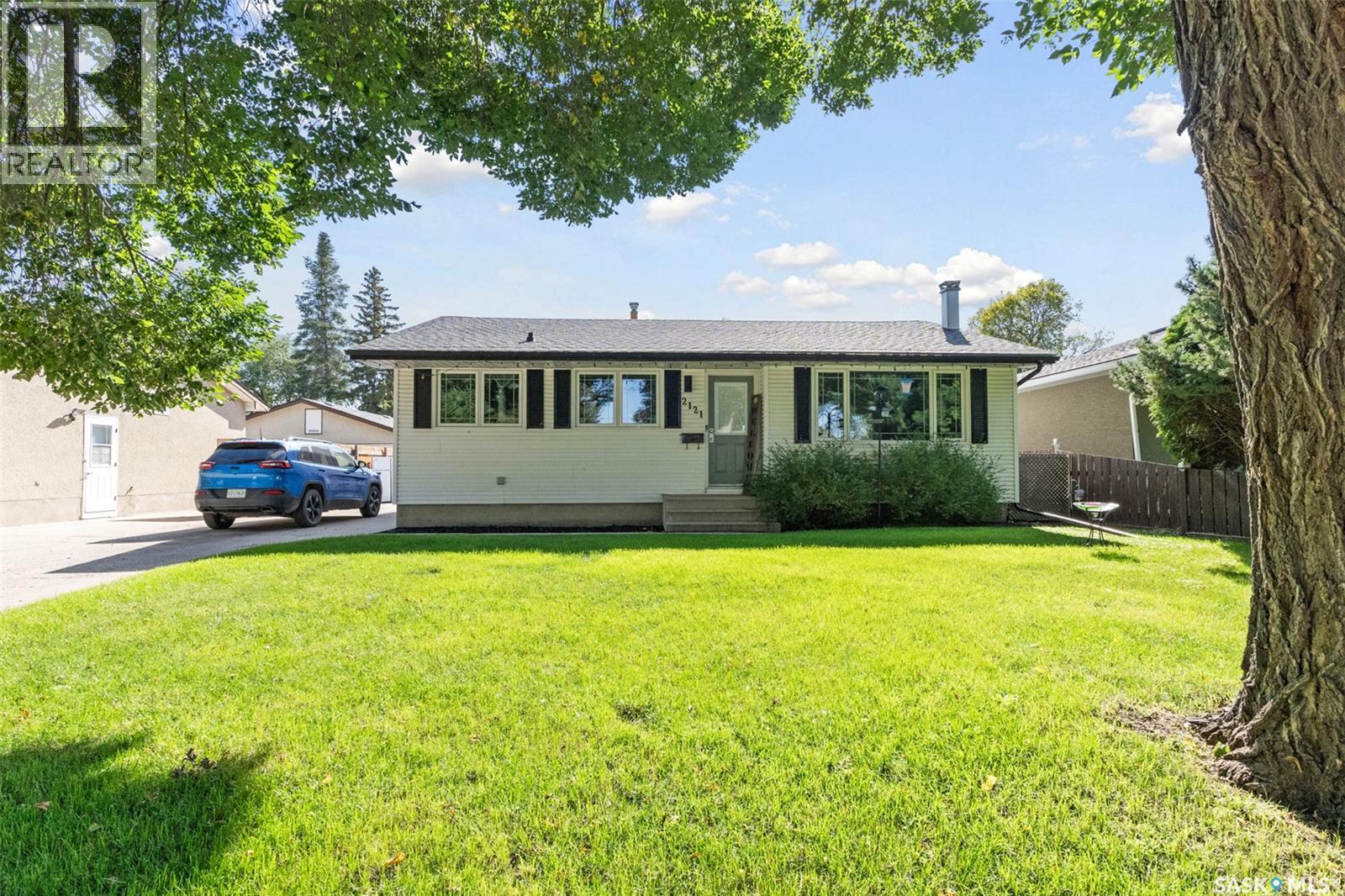 2121 Richardson Road, Saskatoon, Saskatchewan  S7L 4B9 - Photo 1 - SK048985