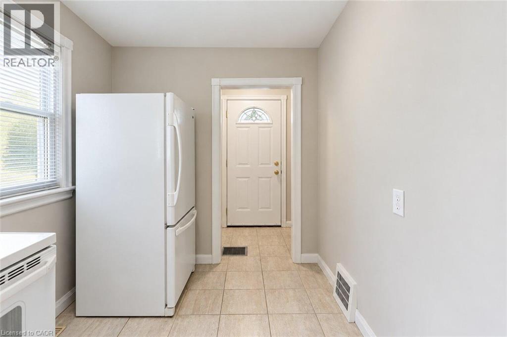 269 Queensdale Avenue E, Hamilton, Ontario  L9A 1L3 - Photo 13 - 40863878