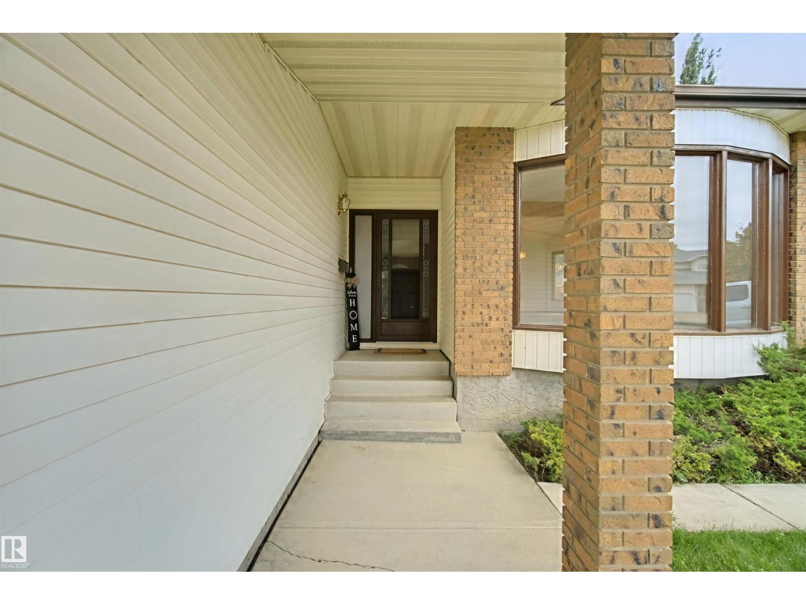 5828 181 ST NW photo 4