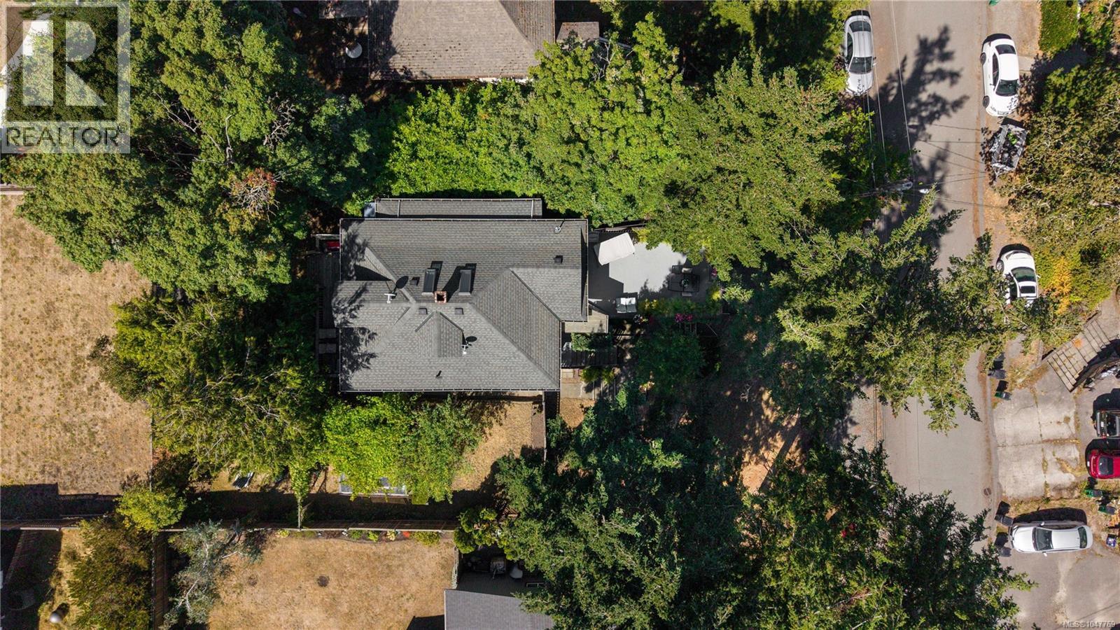 3870 Rowland Ave photo 40