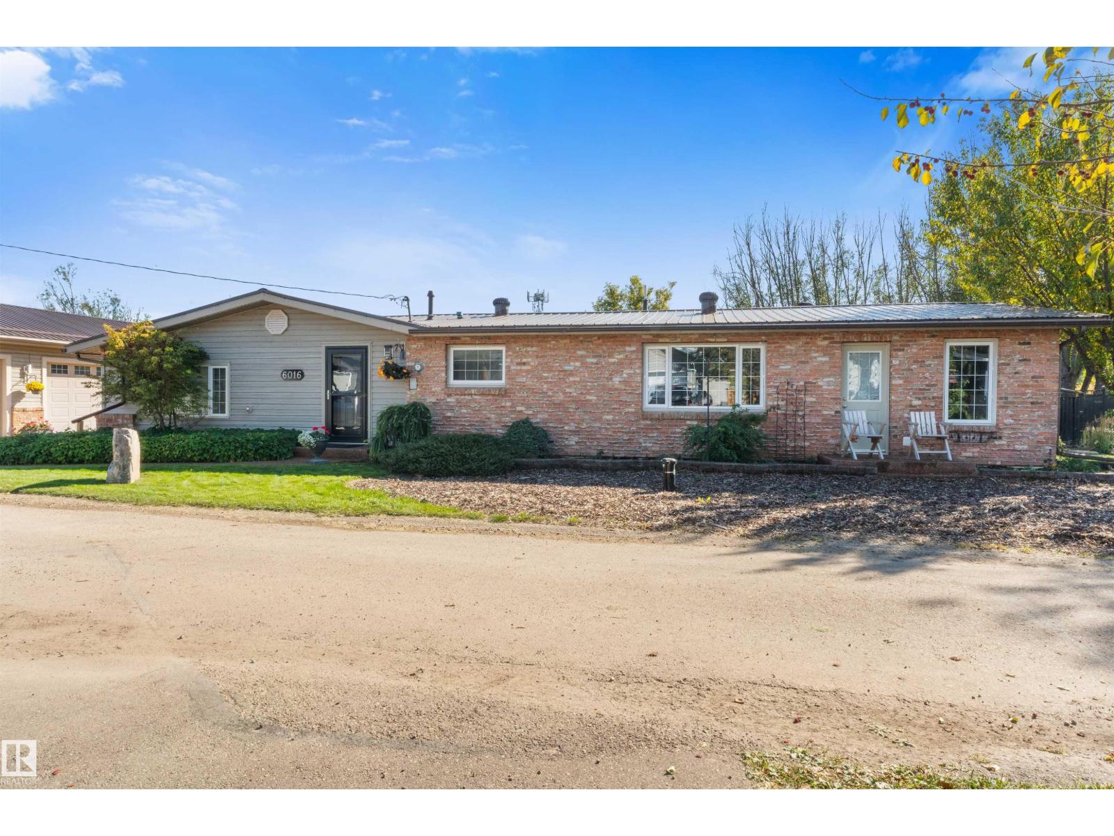 6016 52 AV, rural lac ste. anne county, Alberta