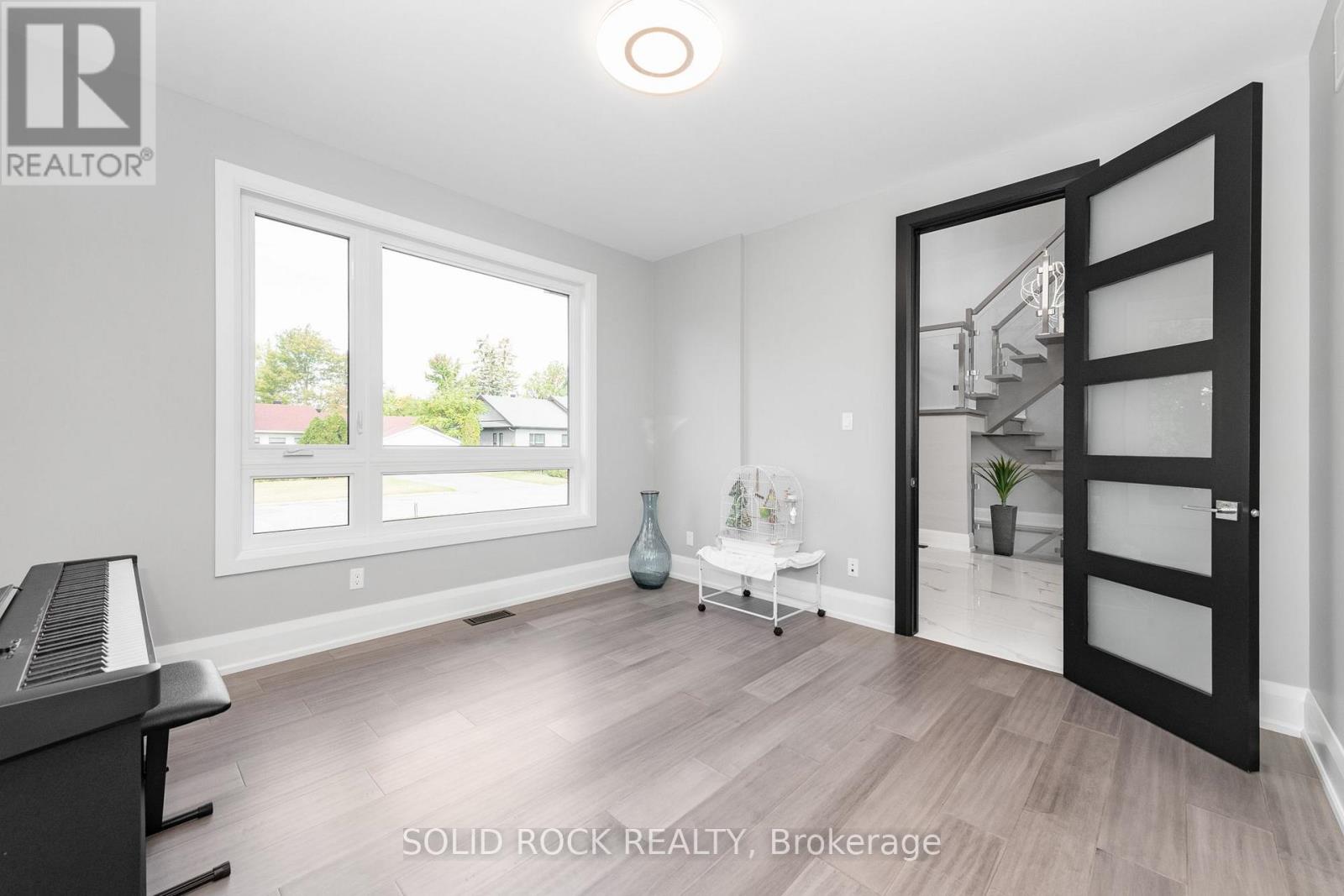 224 Roger Road, Ottawa, Ontario  K1H 5C6 - Photo 10 - X13811654