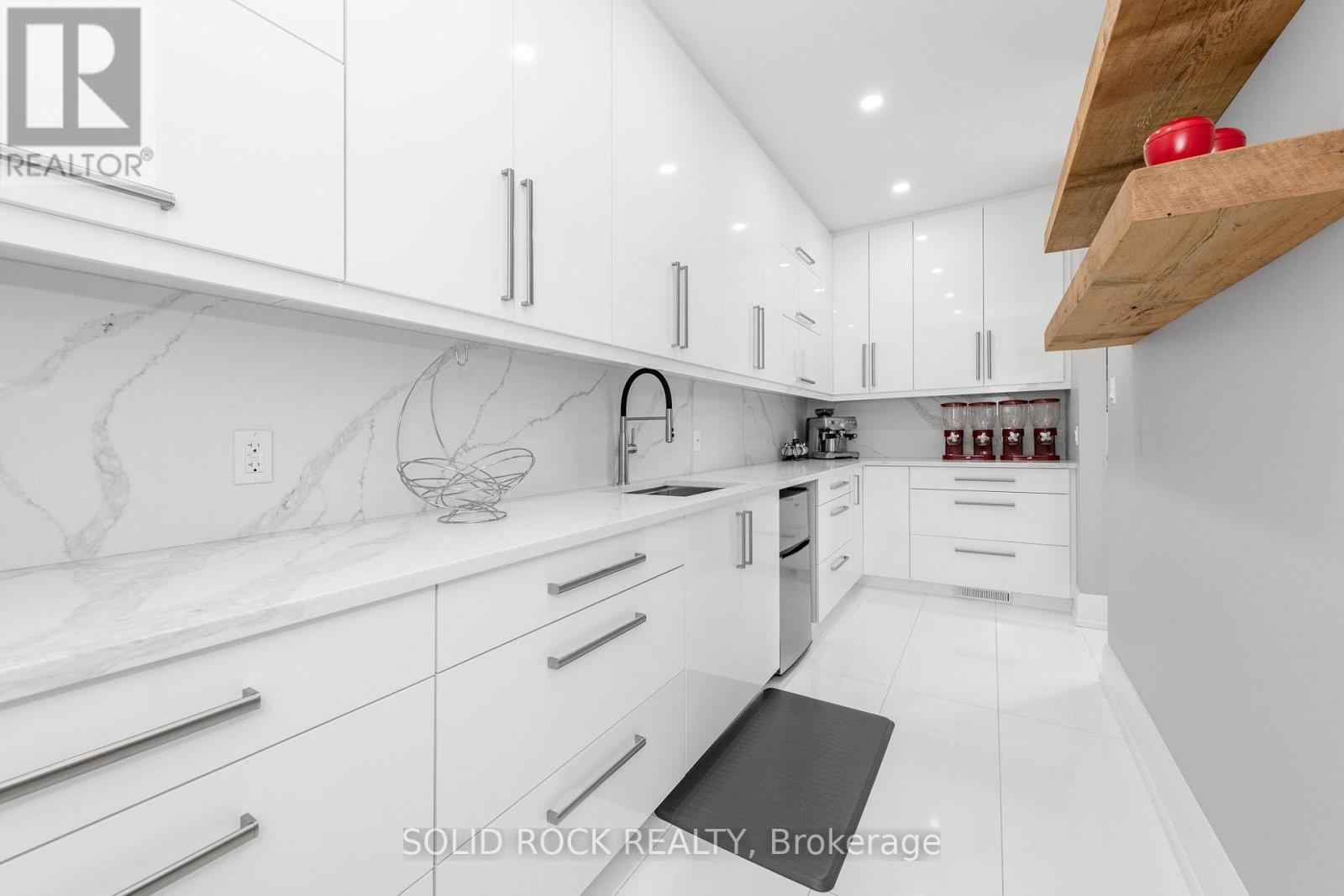 224 Roger Road, Ottawa, Ontario  K1H 5C6 - Photo 7 - X13811654