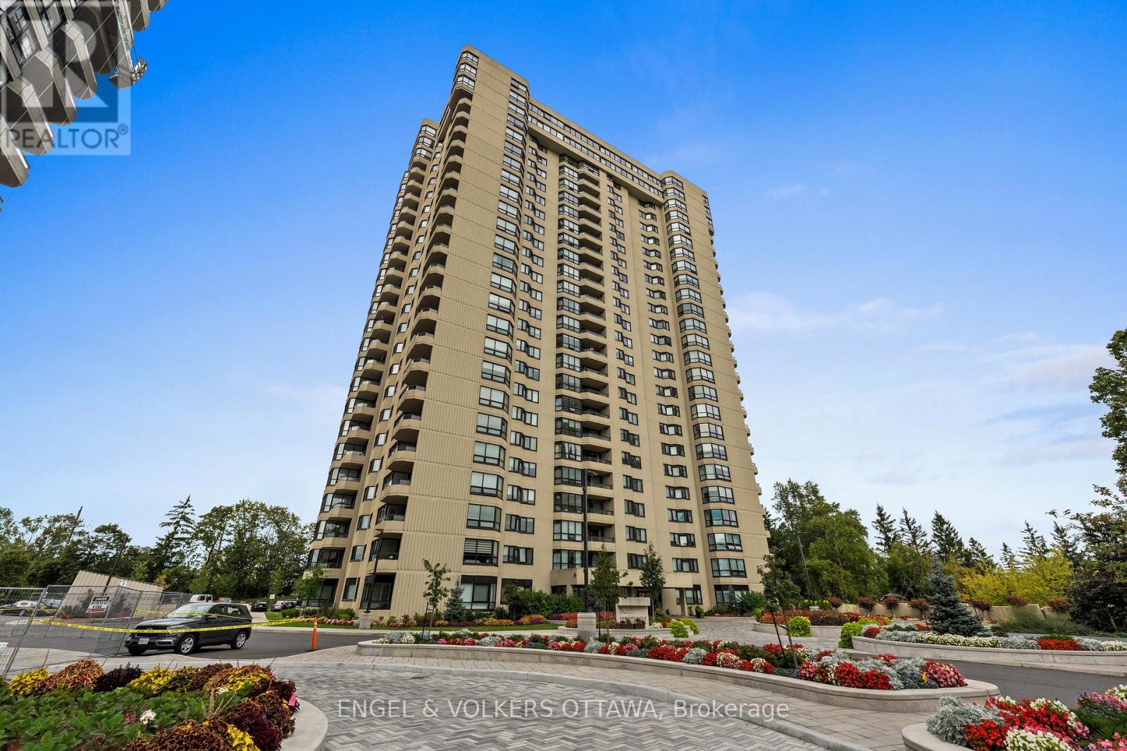 1905 - 1500 Riverside Drive, Ottawa, Ontario K1G 4J4 - Photo 2 - X13811676