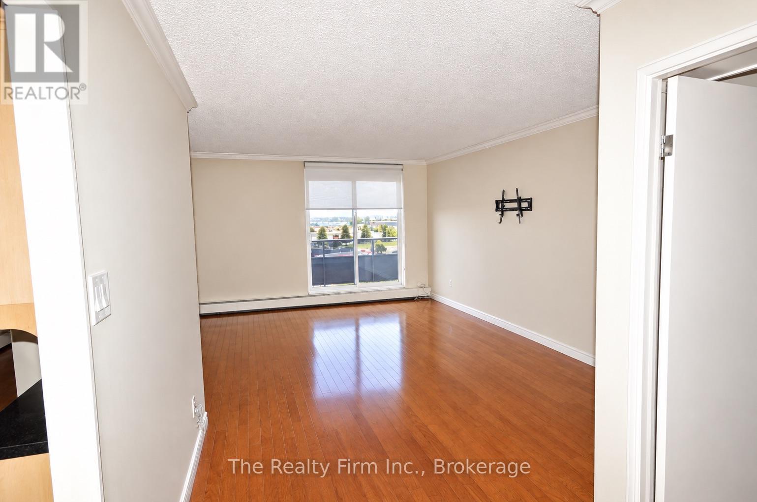805 - 640 West Street N, Brantford, Ontario  N3R 6M3 - Photo 2 - X13811634