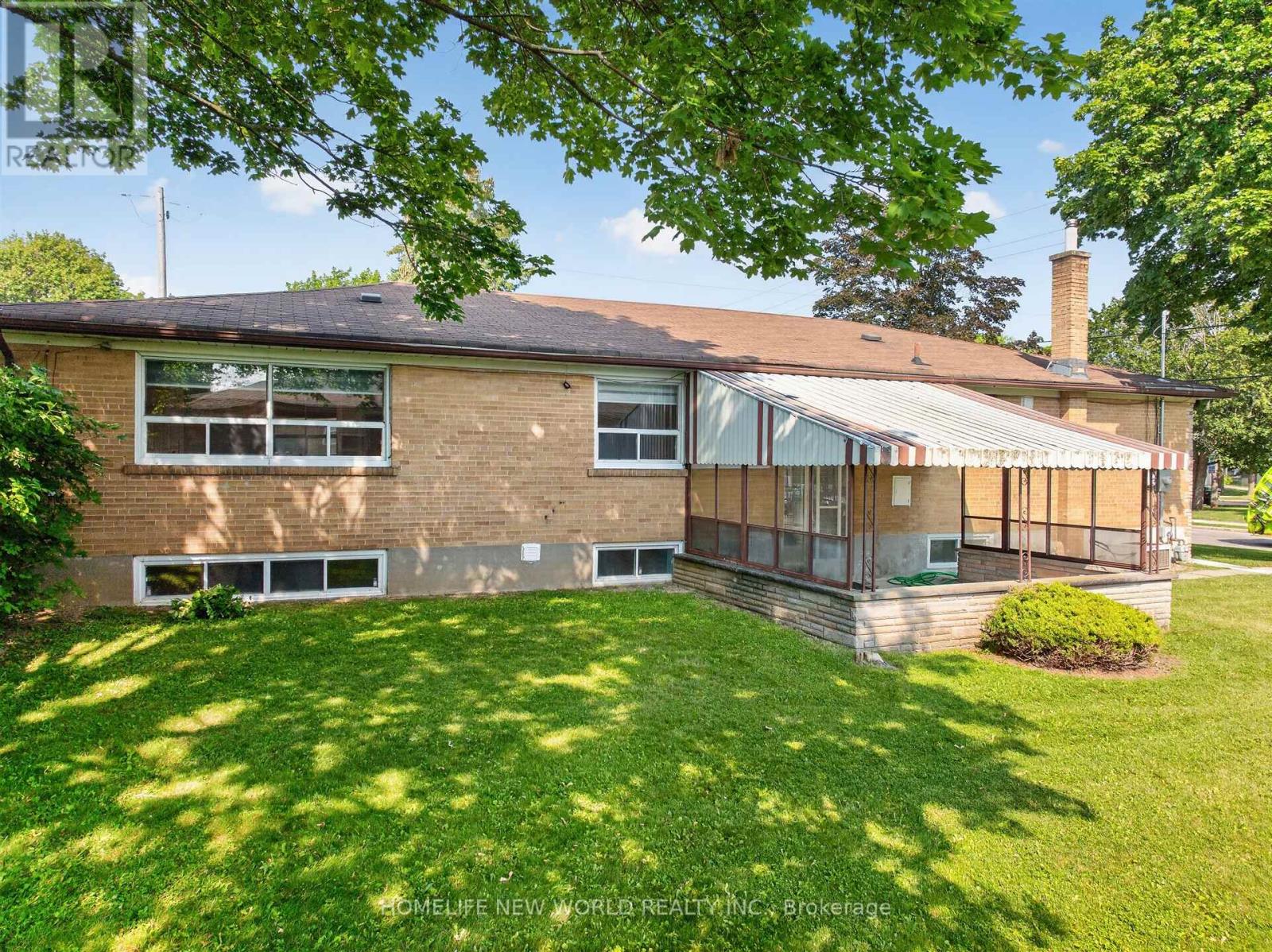 201 Goddard Street, Toronto, Ontario M3H 5E7 - Photo 17 - C13811696