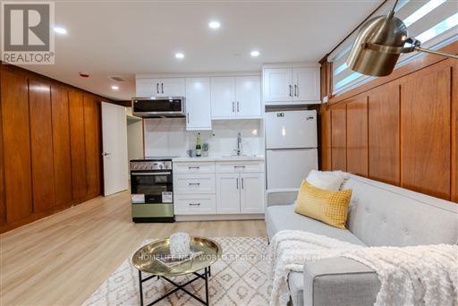 201 Goddard Street, Toronto, Ontario M3H 5E7 - Photo 9 - C13811696
