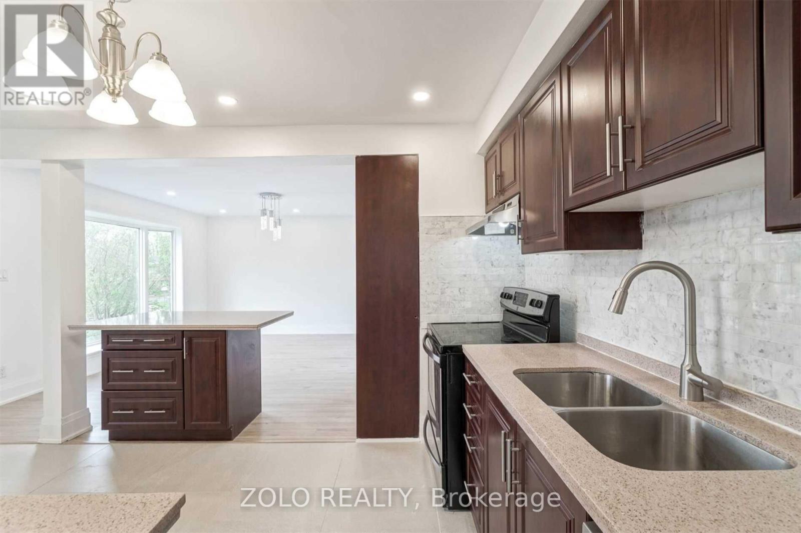 525 Lynett Crescent, Richmond Hill, Ontario  L4C 2V8 - Photo 12 - N13811586