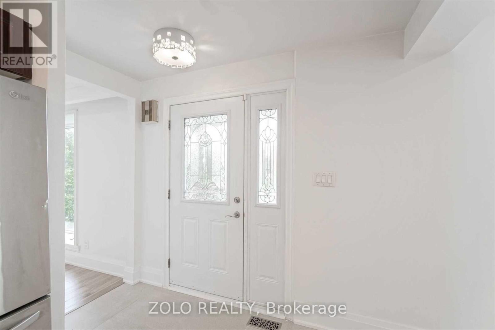 525 Lynett Crescent, Richmond Hill, Ontario  L4C 2V8 - Photo 2 - N13811586