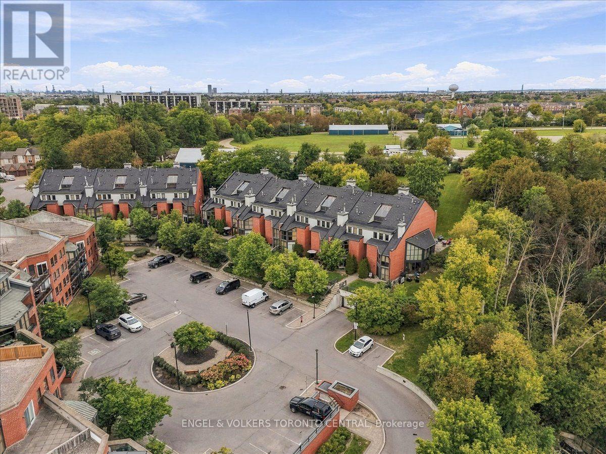 TH18 - 100 ARBORS LANE, Vaughan, Ontario