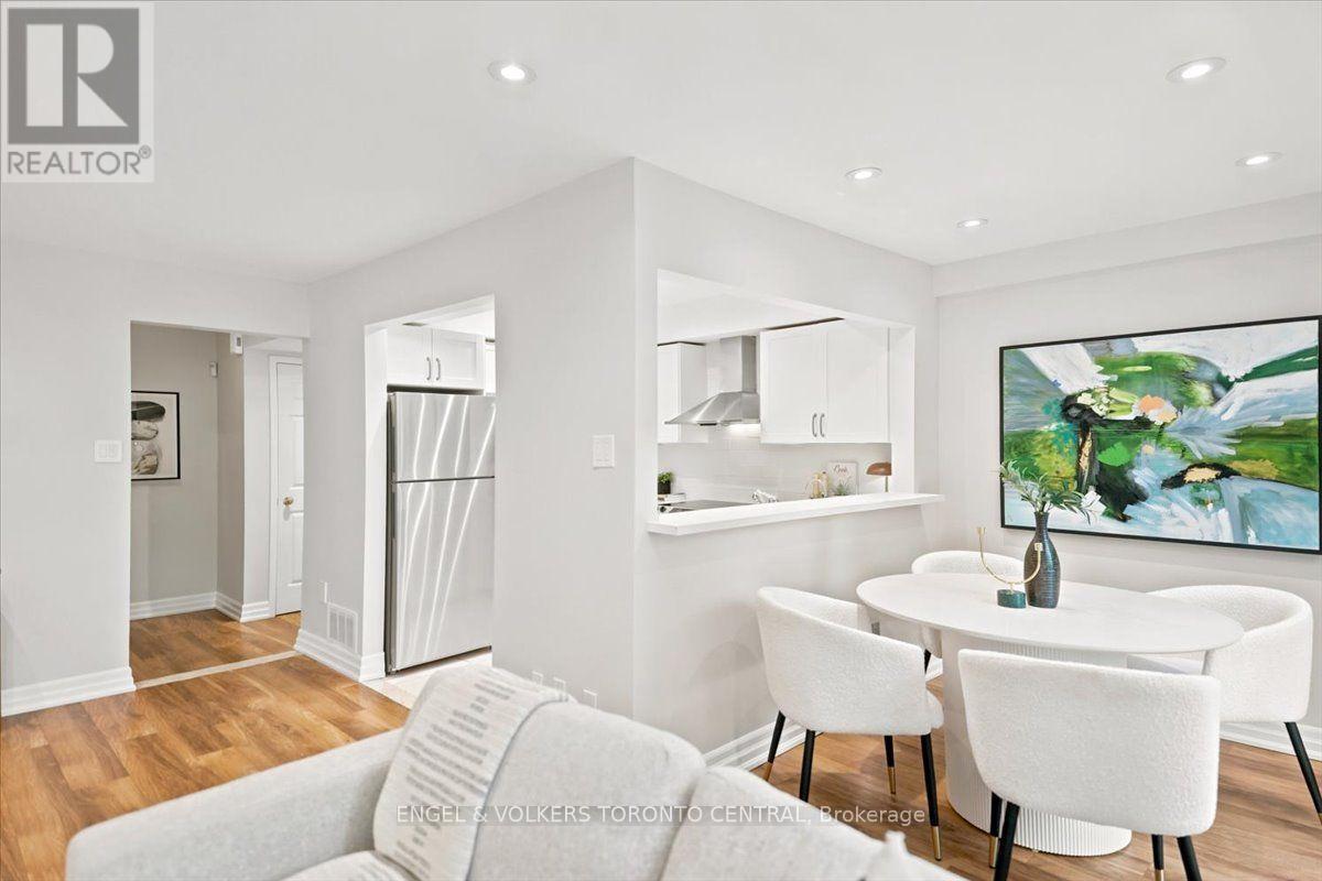 Th18 - 100 Arbors Lane, Vaughan, Ontario  L4L 3Z2 - Photo 10 - N13811674