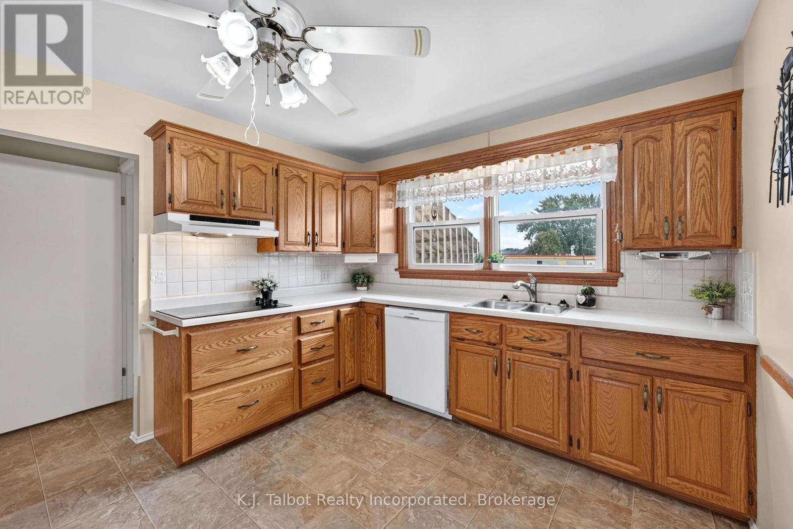 78 Blake Street E, Goderich, Ontario  N7A 1C8 - Photo 11 - X13811608