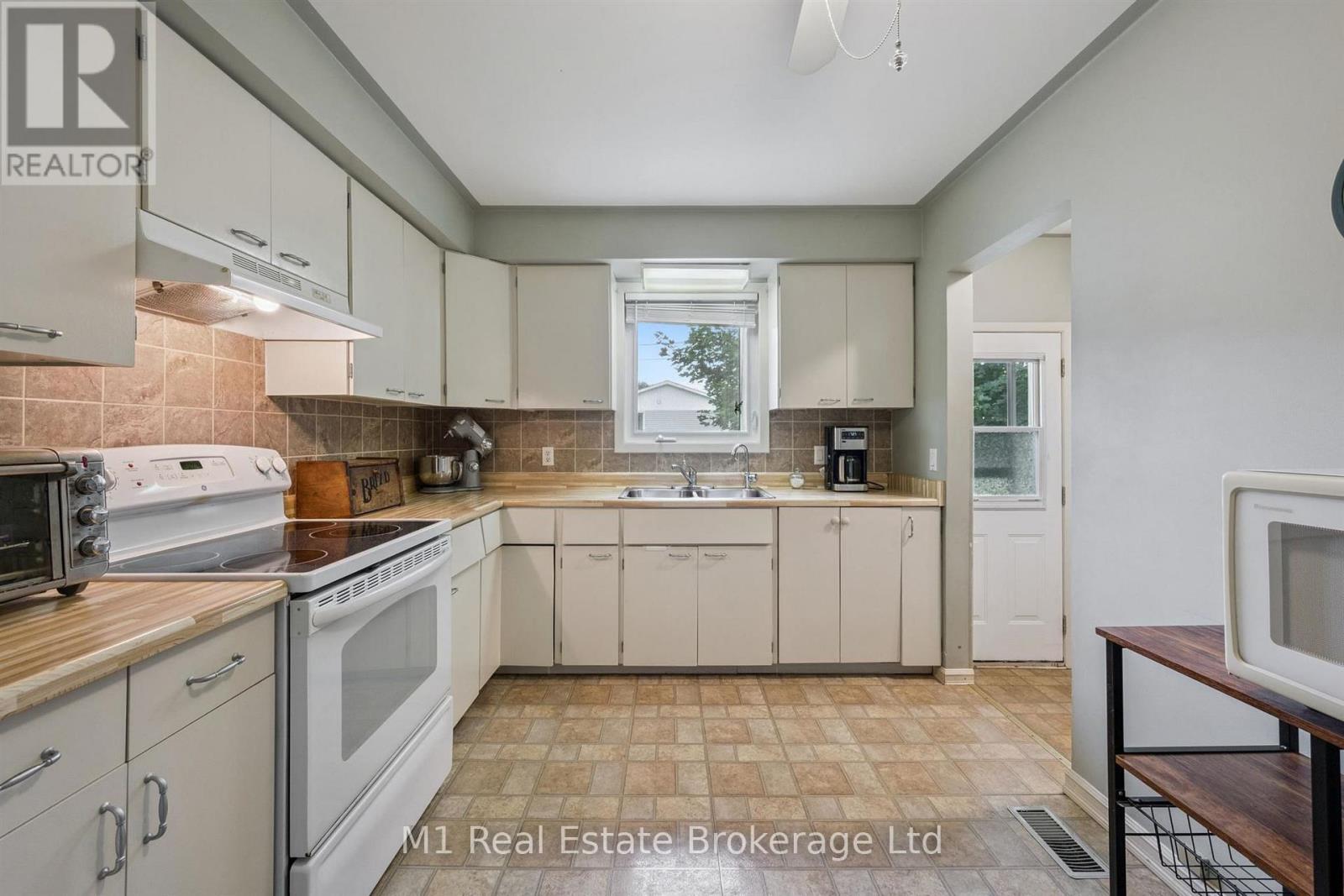 205 Albert Street, Minto, Ontario  N0G 2P0 - Photo 10 - X13811648