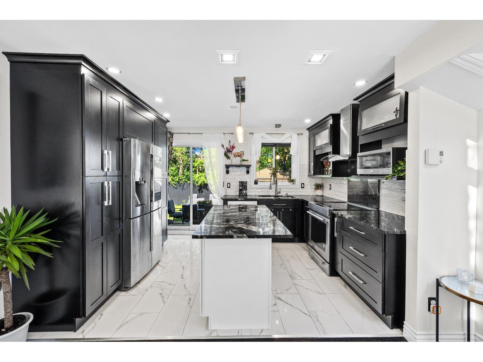 551 Rue Simonet Montréal (L'Île-Bizard/Sainte-Geneviève) Quebec Canada H9C2R8