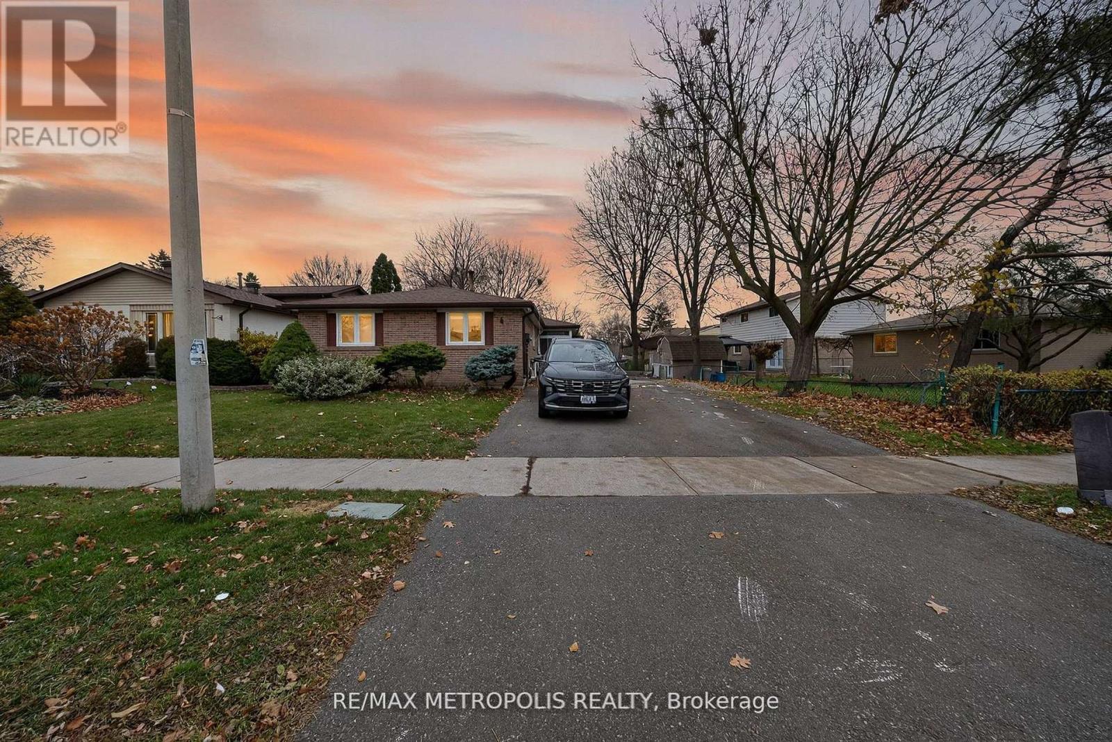 BSMT - 6 MADOC DRIVE, Brampton, Ontario