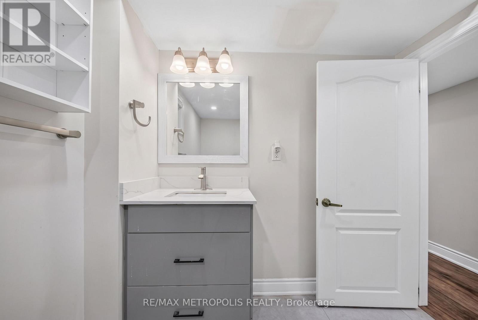 Bsmt - 6 Madoc Drive, Brampton, Ontario  L6V 1Z9 - Photo 17 - W13811618