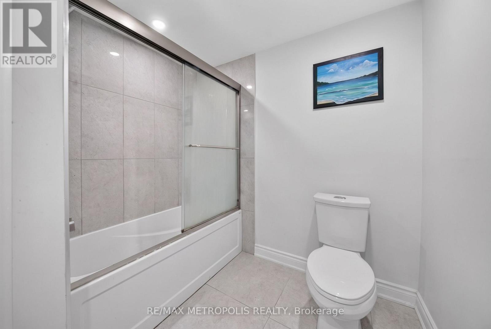 Bsmt - 6 Madoc Drive, Brampton, Ontario  L6V 1Z9 - Photo 18 - W13811618