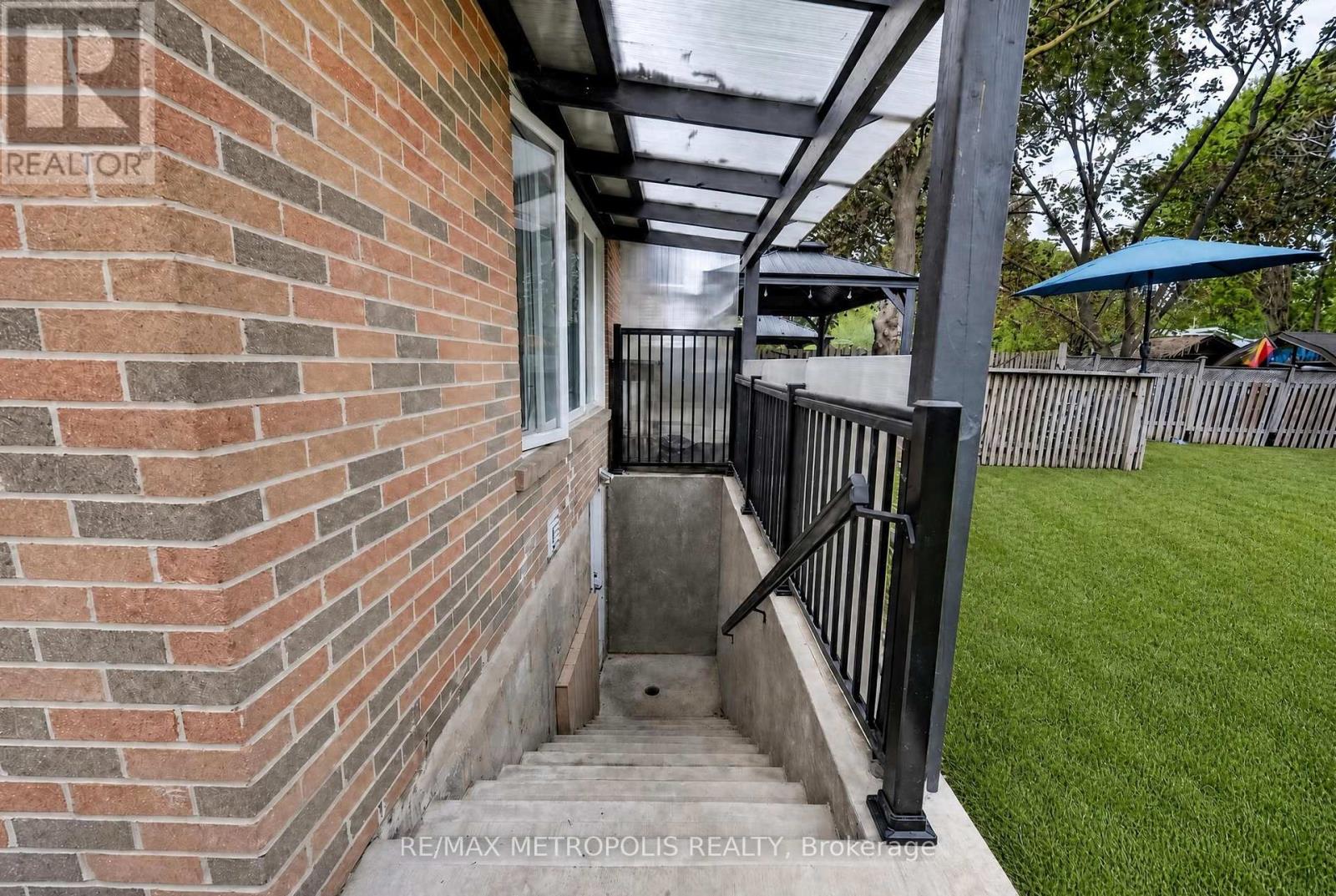 Bsmt - 6 Madoc Drive, Brampton, Ontario  L6V 1Z9 - Photo 20 - W13811618