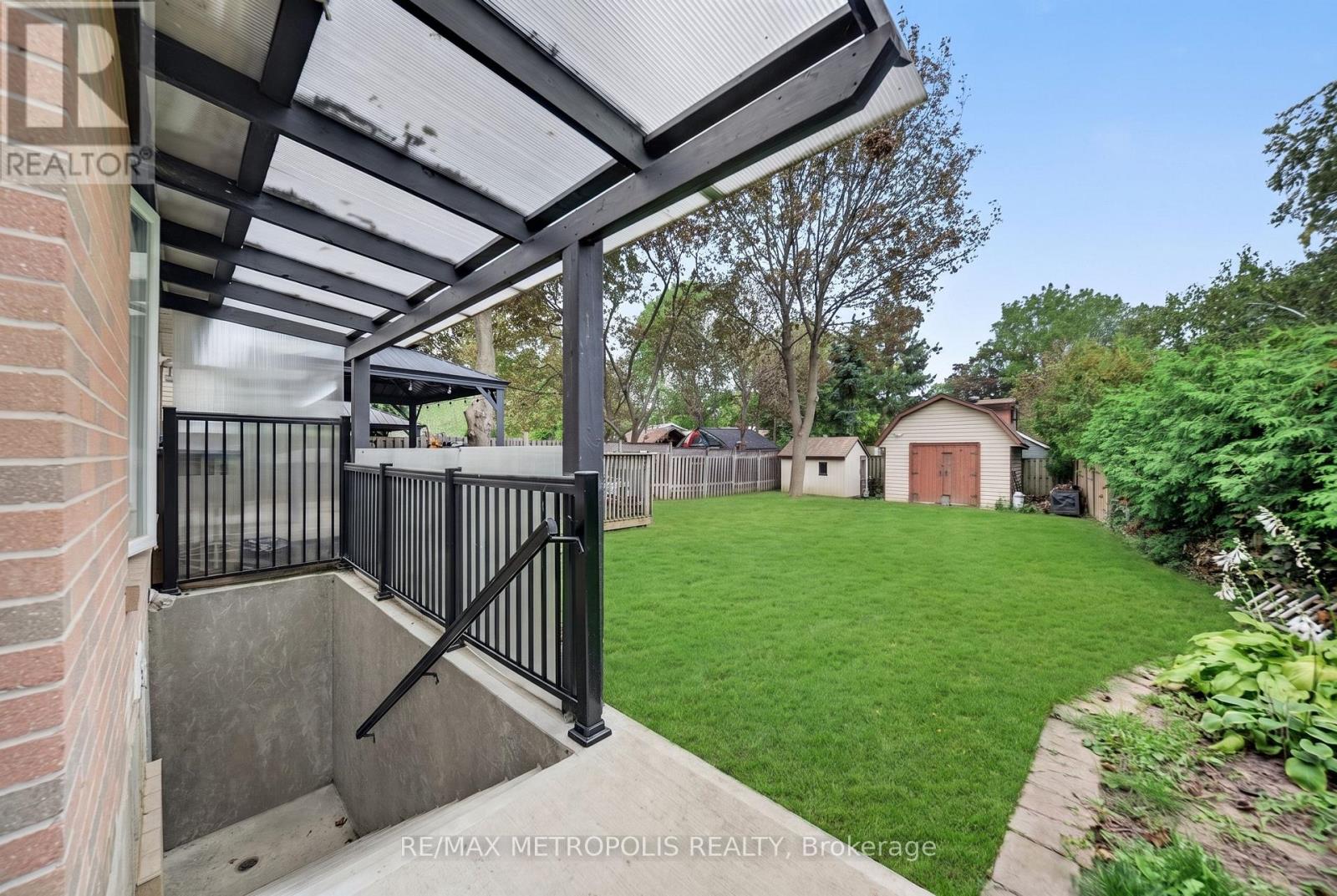 Bsmt - 6 Madoc Drive, Brampton, Ontario  L6V 1Z9 - Photo 21 - W13811618