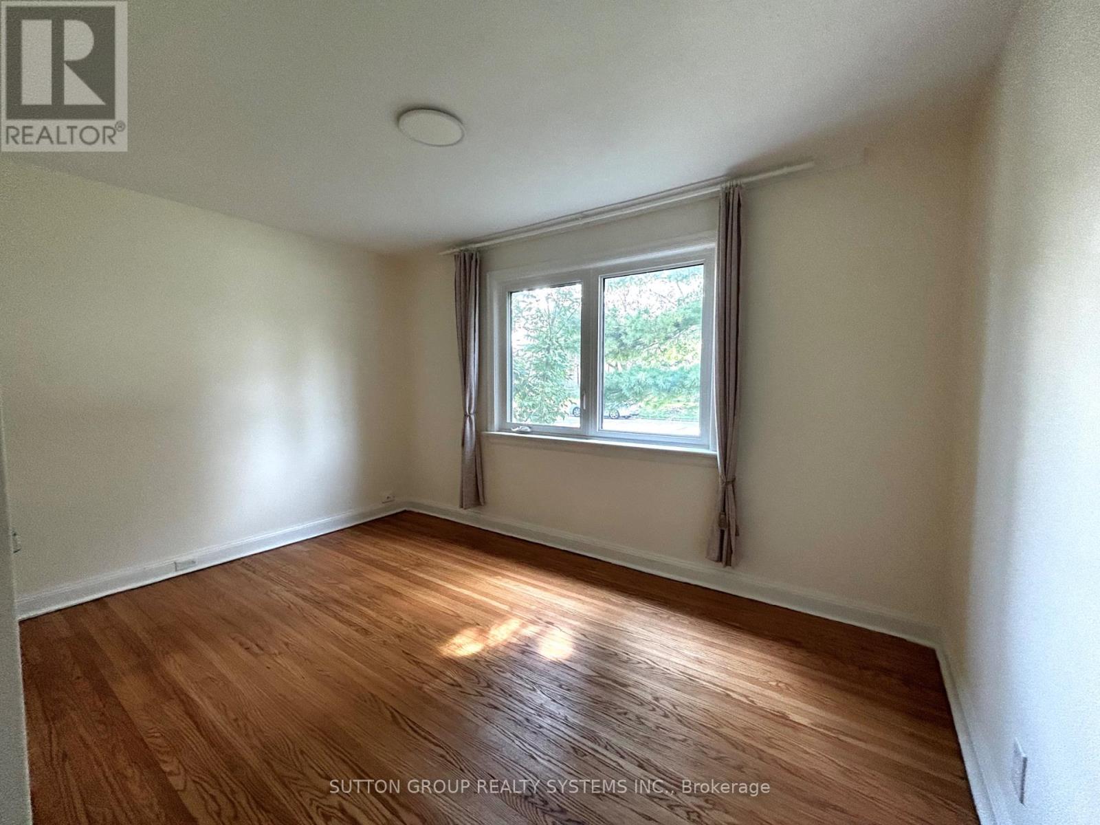 26 Compton Crescent, Toronto, Ontario  M3M 2C2 - Photo 13 - W13811650