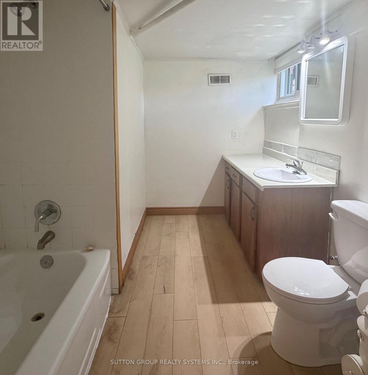 26 Compton Crescent, Toronto, Ontario  M3M 2C2 - Photo 18 - W13811650