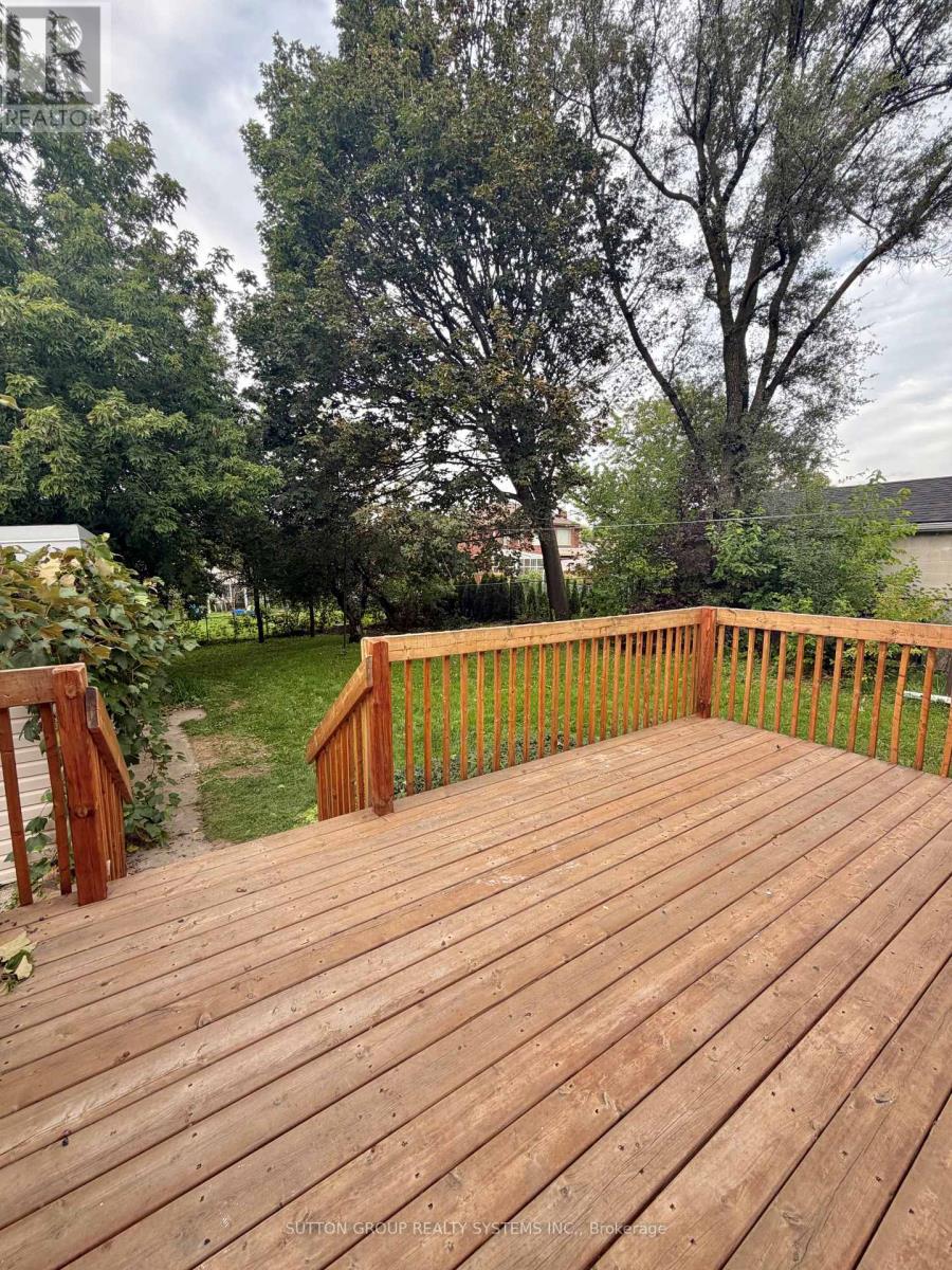 26 Compton Crescent, Toronto, Ontario  M3M 2C2 - Photo 20 - W13811650