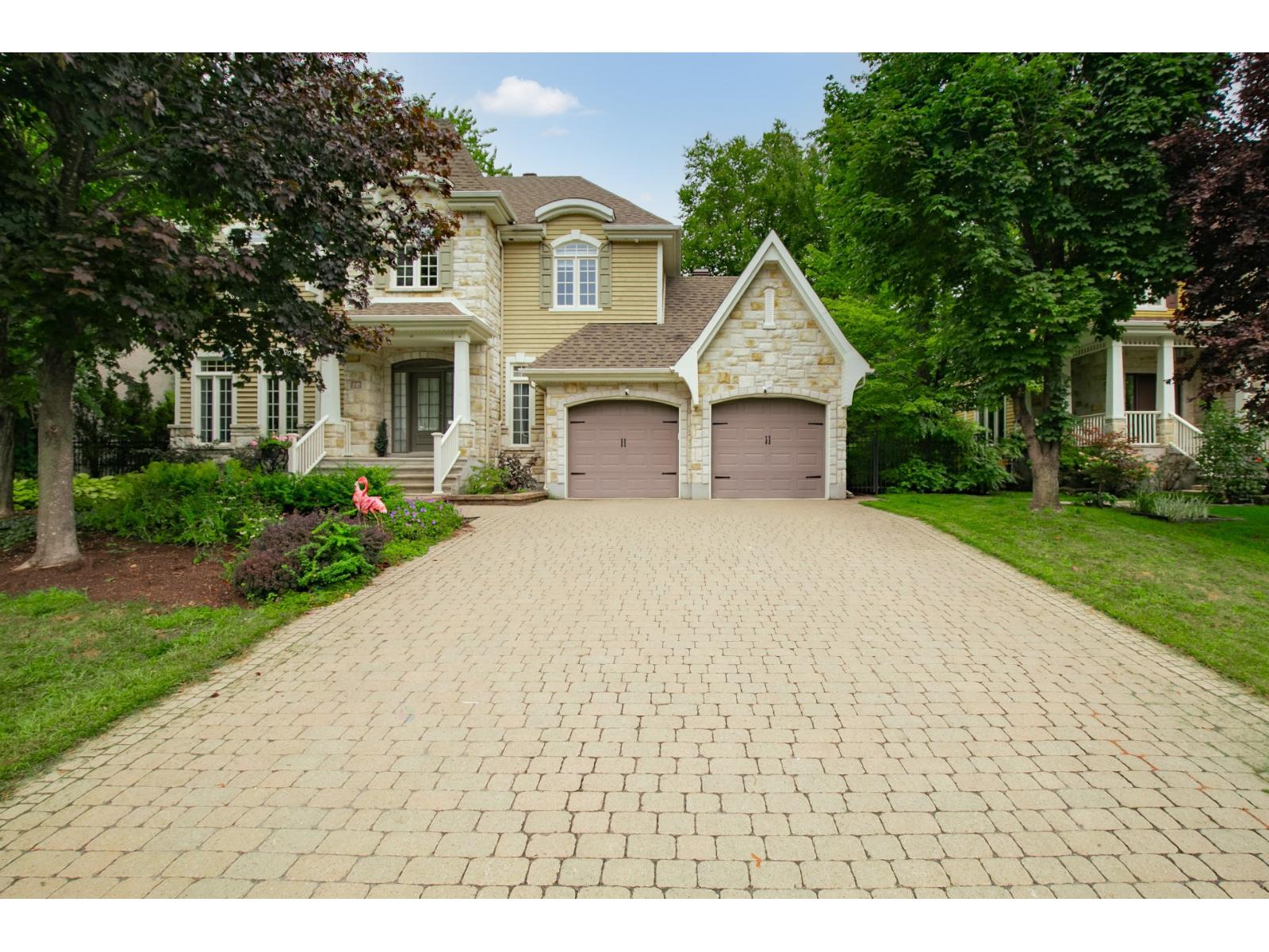 10 Rue de Clervaux Rosemère Quebec Canada J7B1R5 2