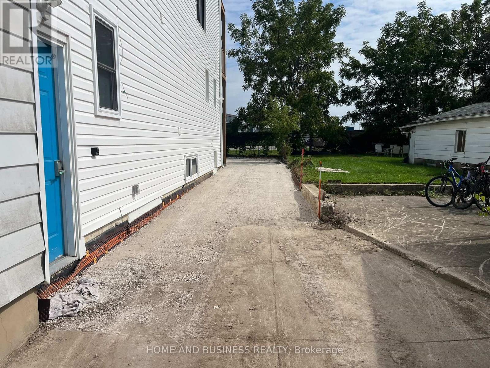 1 - 2 Patricia Street, Thorold, Ontario  L2V 3V7 - Photo 4 - X13811644