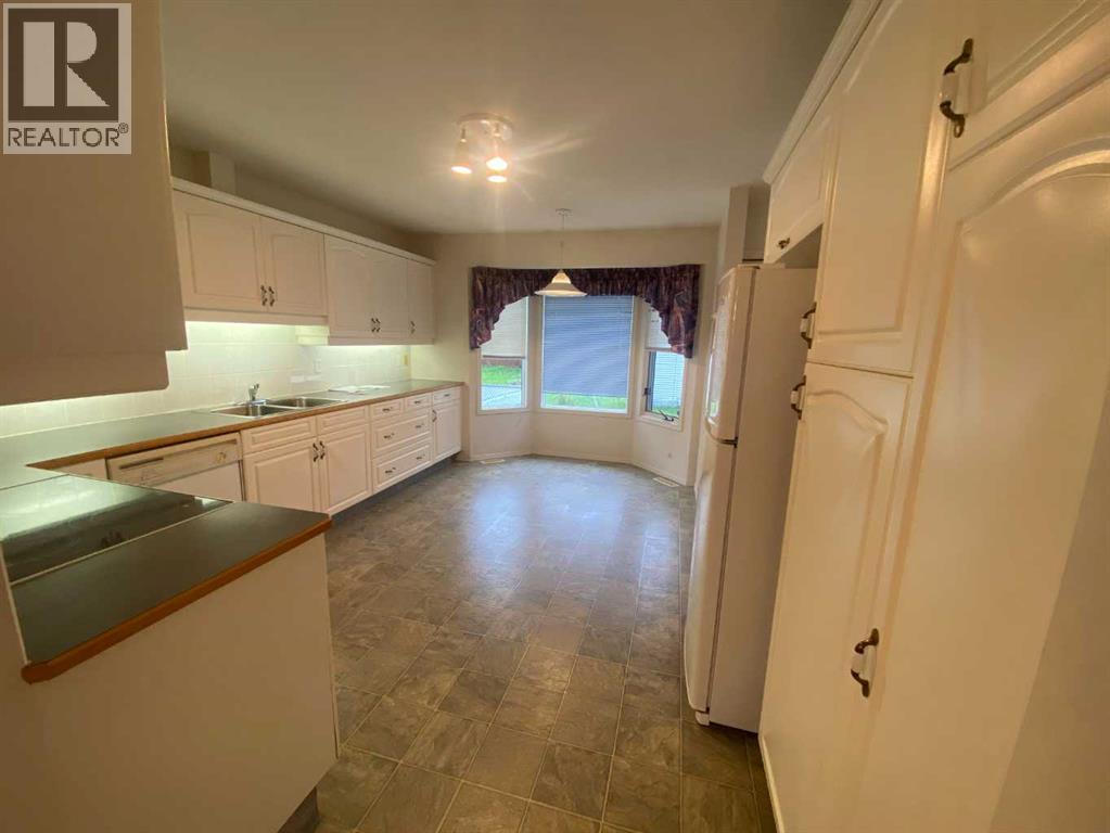 415 1 Avenue NW, Sundre, Alberta  T0M 1X0 - Photo 18 - A2340327