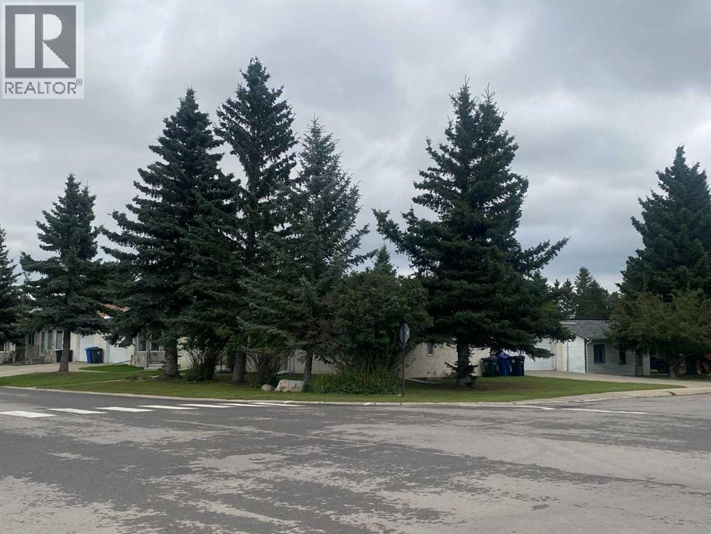 415 1 Avenue NW, Sundre, Alberta  T0M 1X0 - Photo 1 - A2340327