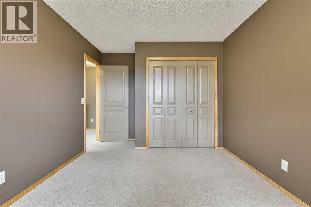 7308 26 Avenue SW photo 28