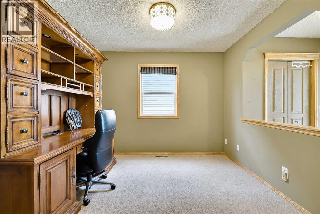 7308 26 Avenue SW photo 3