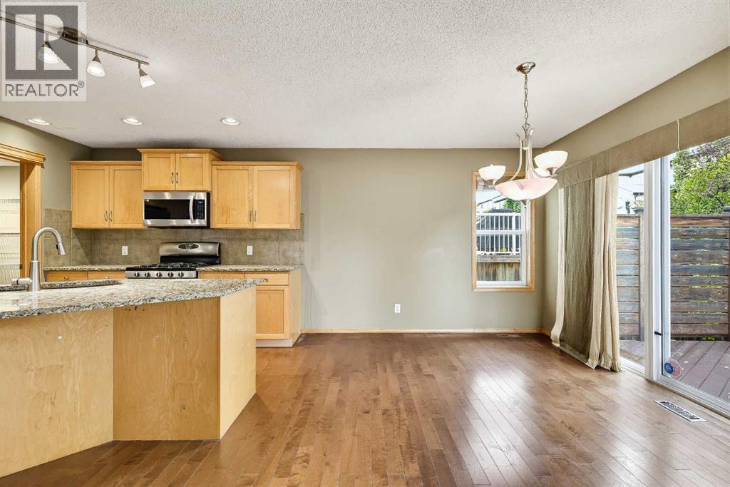 7308 26 Avenue SW photo 15