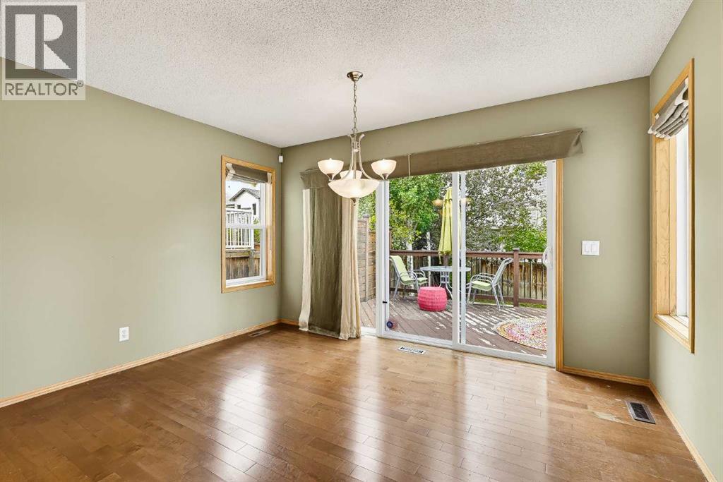 7308 26 Avenue SW photo 14