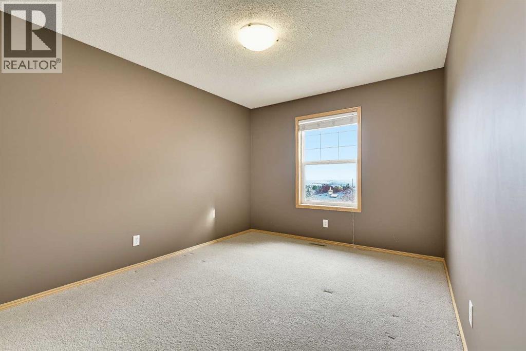 7308 26 Avenue SW photo 27