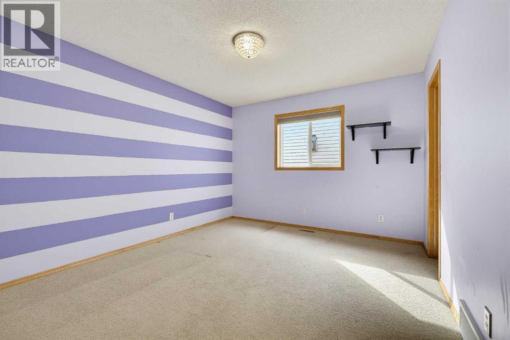 7308 26 Avenue SW photo 25