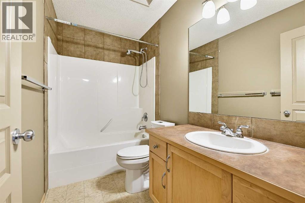 7308 26 Avenue SW photo 29