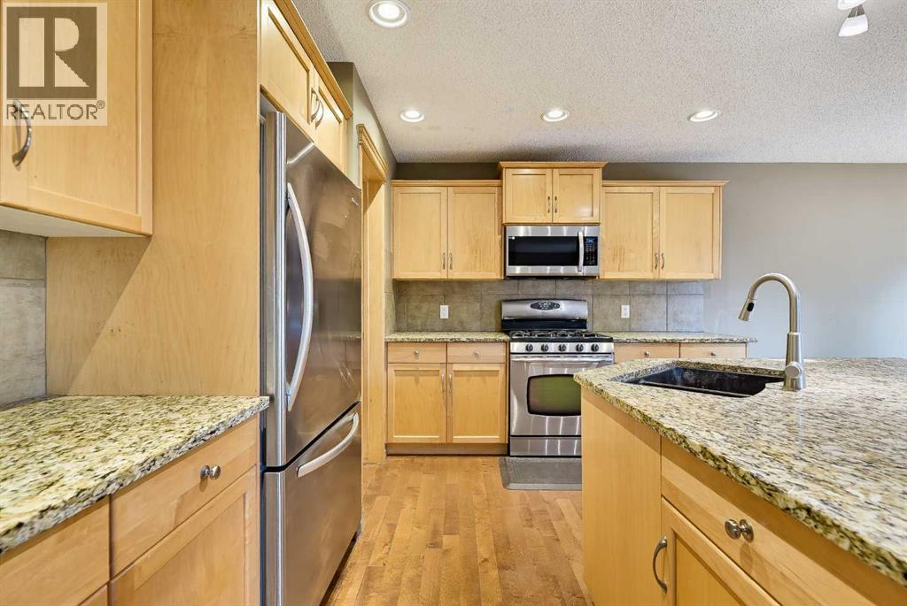 7308 26 Avenue SW photo 11