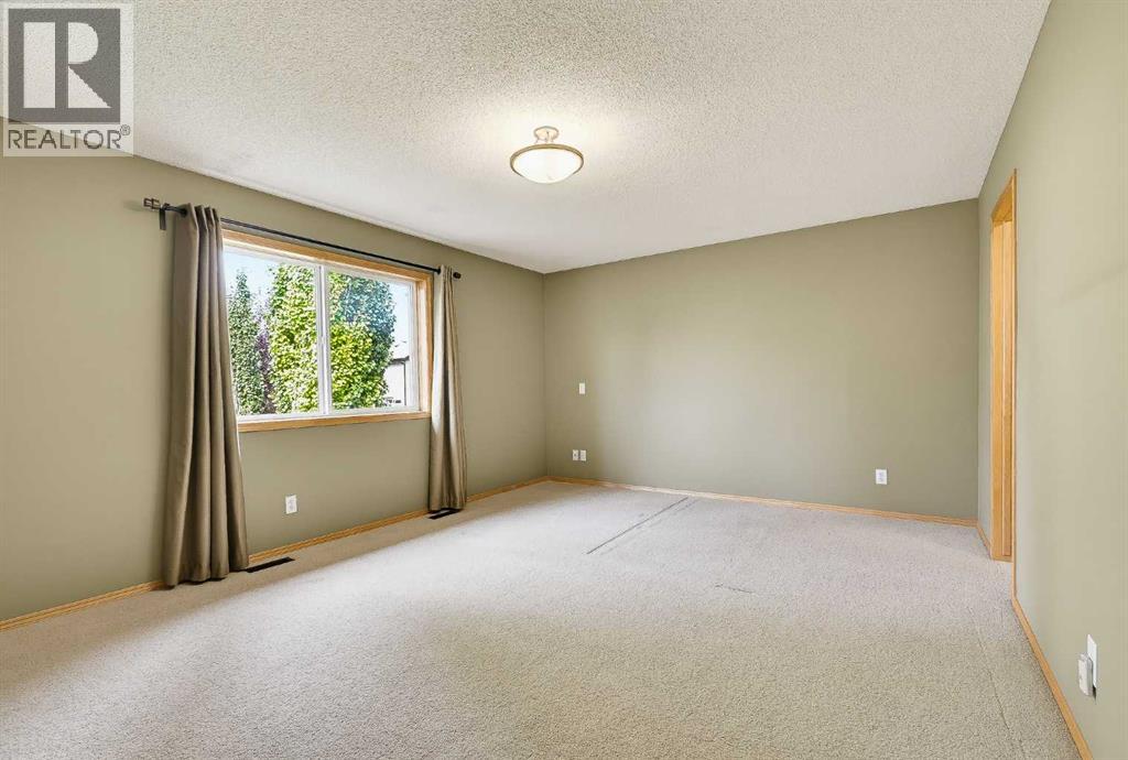7308 26 Avenue SW photo 21