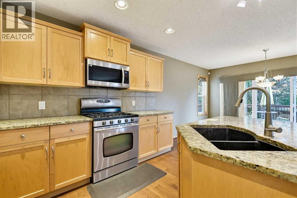 7308 26 Avenue SW photo 12