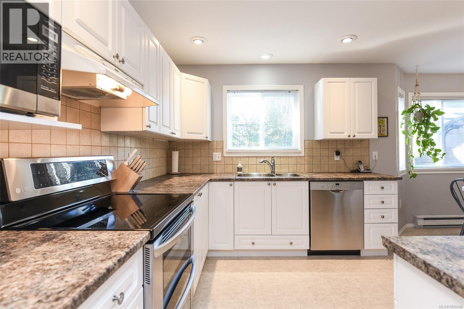 2233 Bolt Ave, Comox, British Columbia  V9M 3Y2 - Photo 10 - 1050448